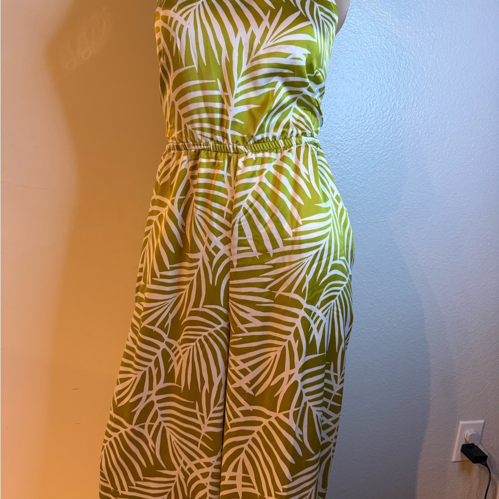 Forever 21 Tropical Leaf Halter Jumpsuit – Olive Green Palm Print, NWT - Picture 5 of 6